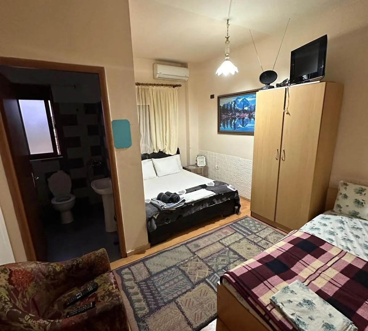 Medusa Hotel Κορυτσά 3*,